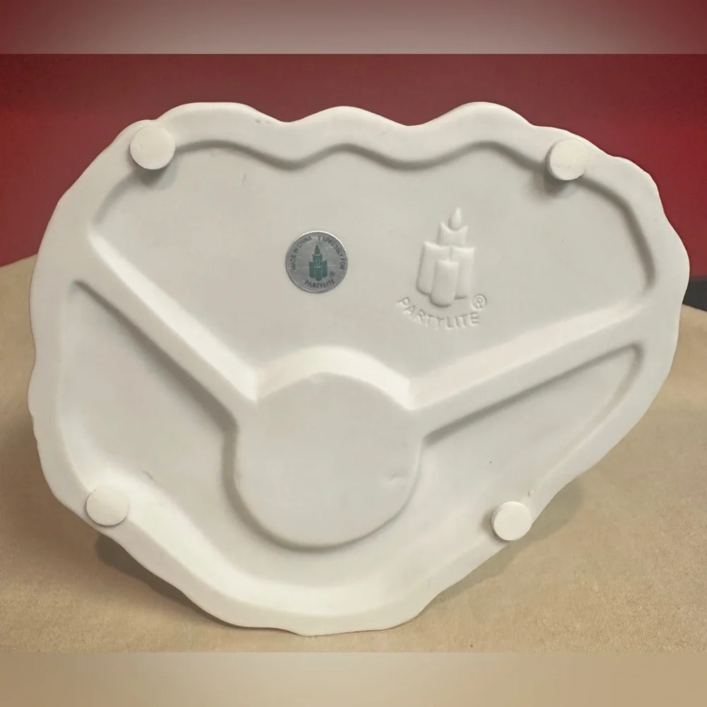 PartyLite Ceramic Snowbell Tealight Holder Original Box Retired 6.25”x7”x5.25” - Picture 6 of 9